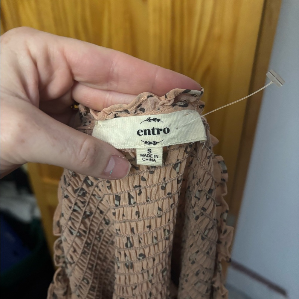 Entro Blush Leopard Print Smocked Blouse - Picture 2 of 4